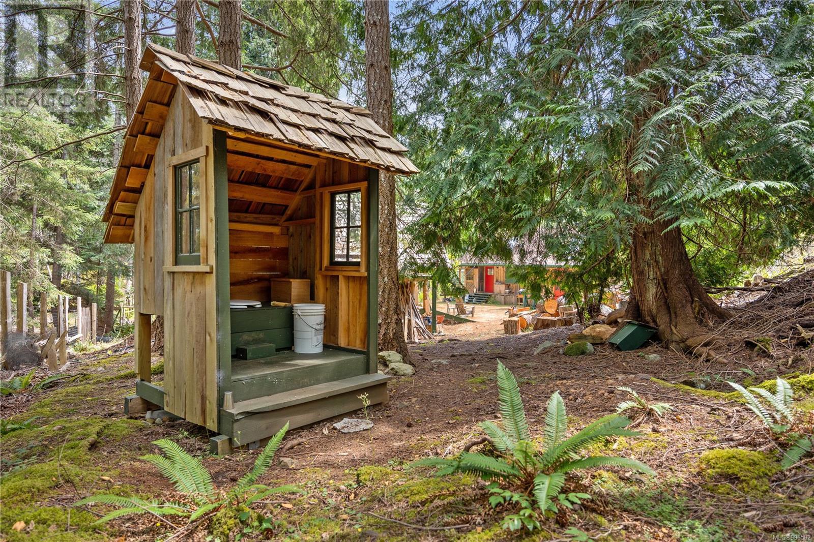 10 Windham Rd, Lasqueti Island