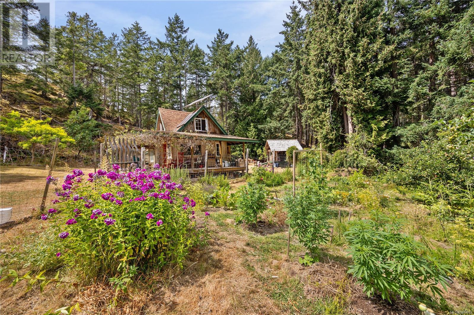 10 Windham Rd, Lasqueti Island