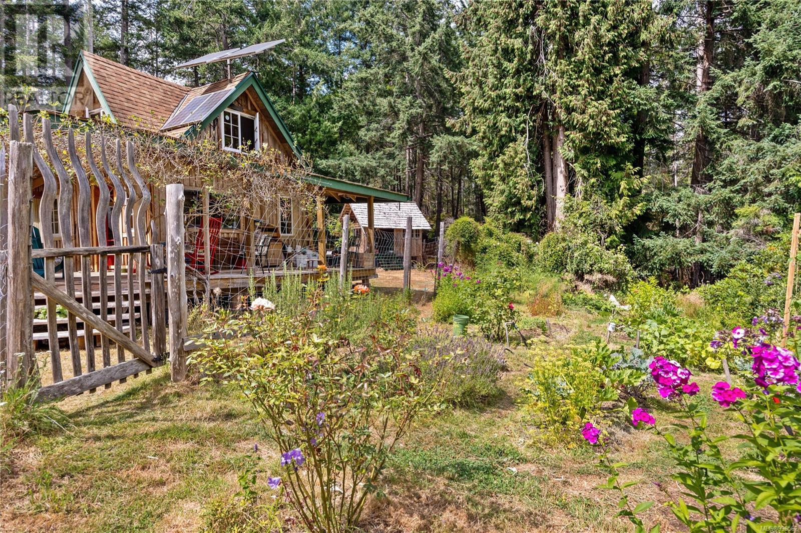 10 Windham Rd, Lasqueti Island