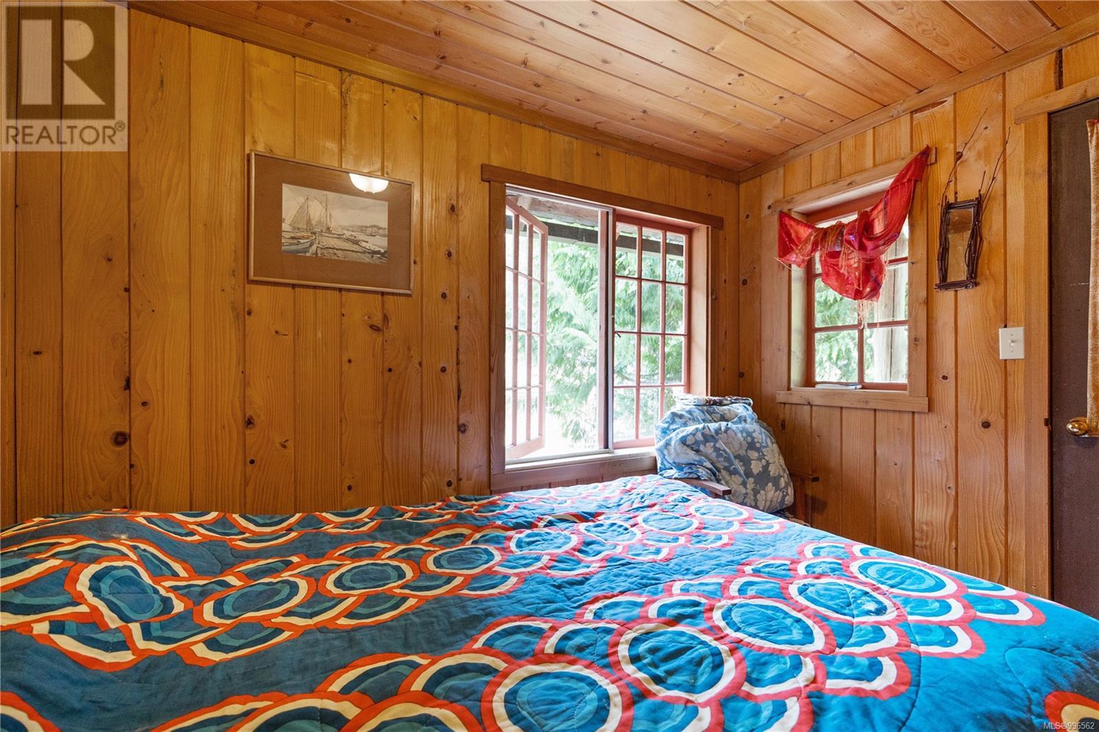 10 Windham Rd, Lasqueti Island