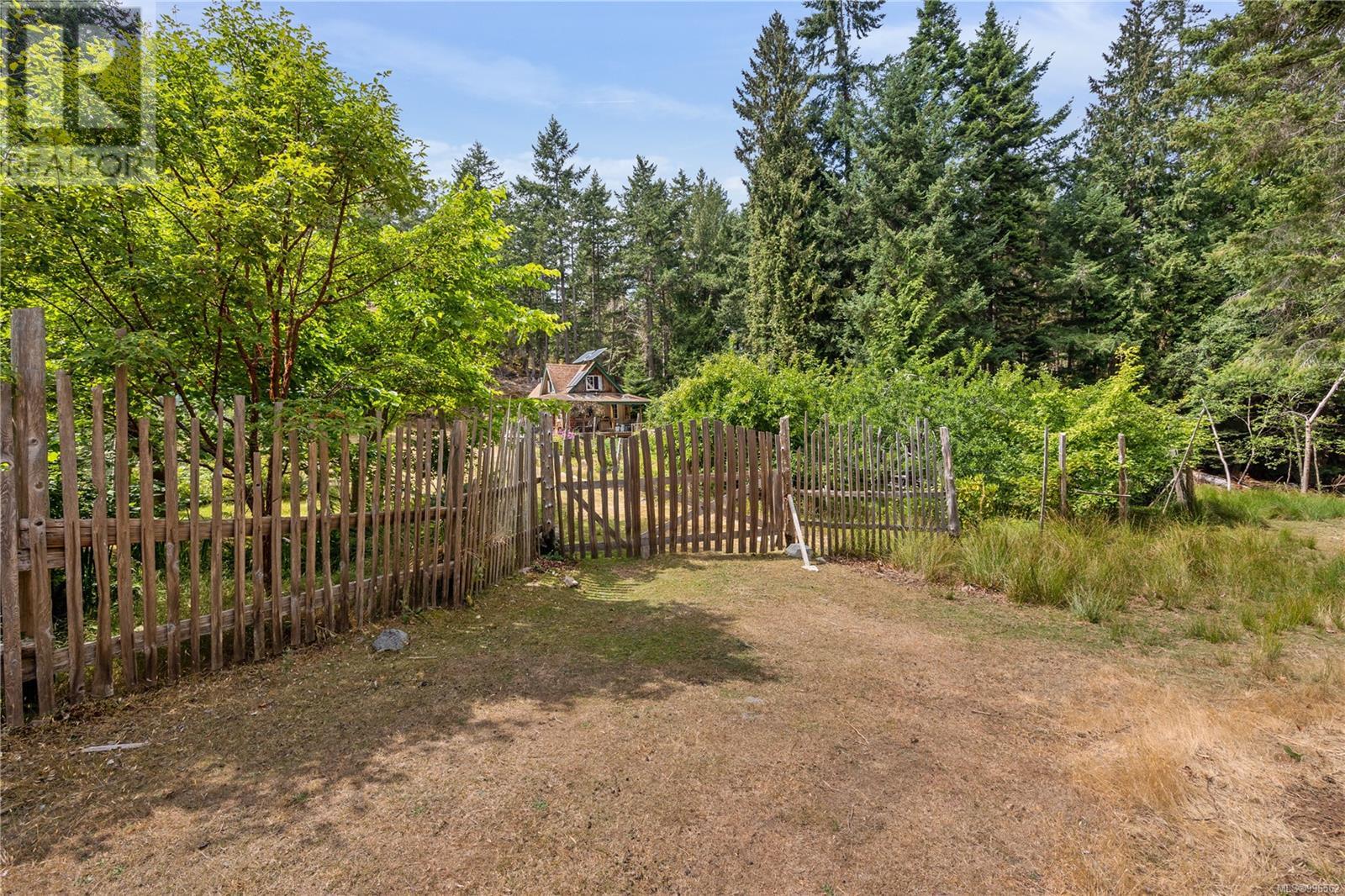 10 Windham Rd, Lasqueti Island