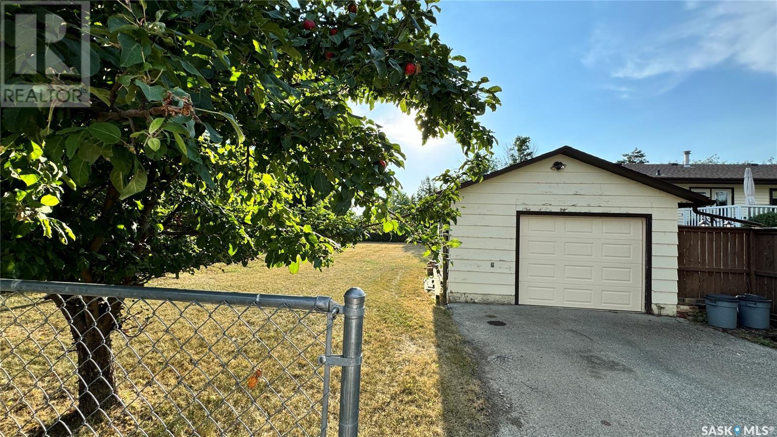 Photo 5 of 429 Douglass Street, Outlook SK