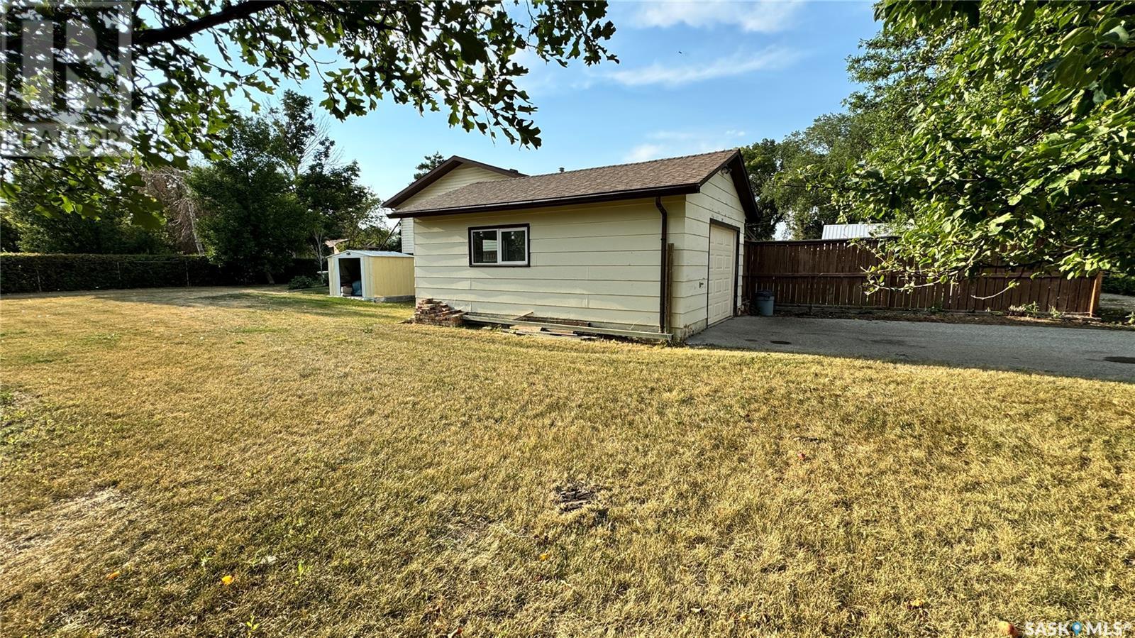 Photo 8 of 429 Douglass Street, Outlook SK