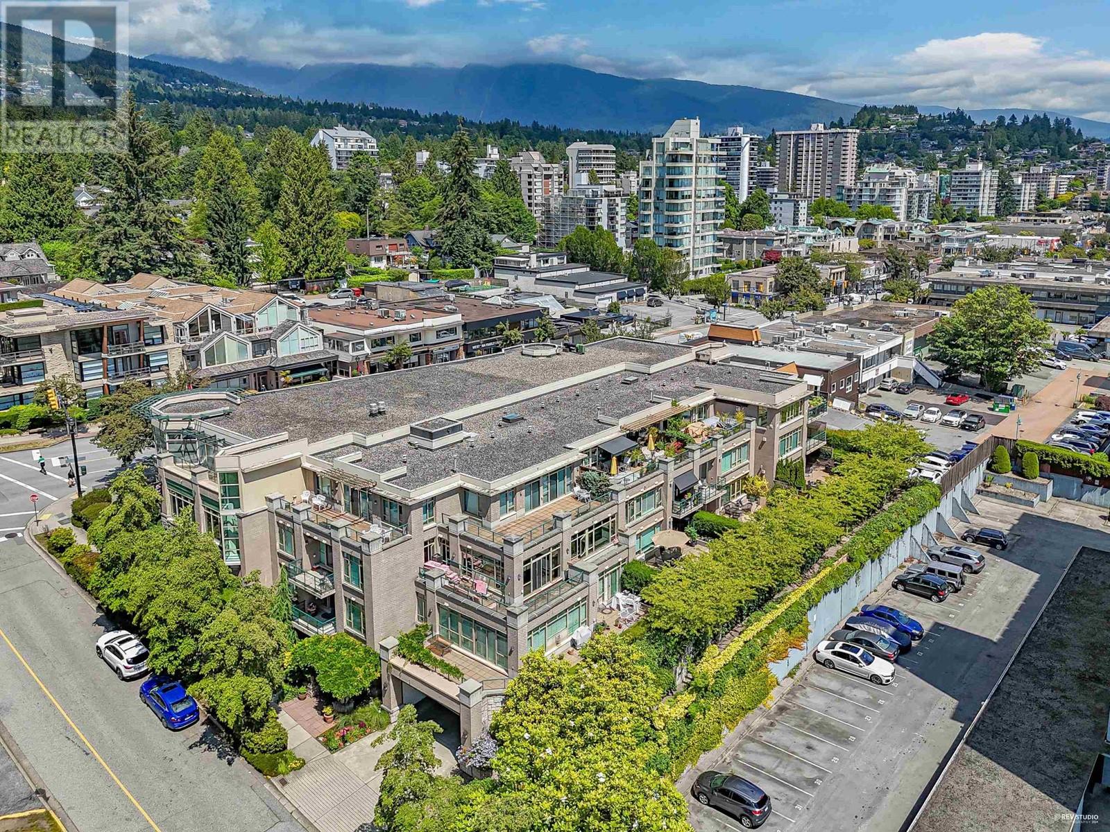 305 1896 MARINE DRIVE, West Vancouver