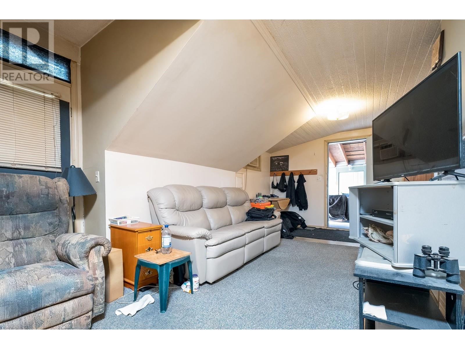 792 Rossland Avenue, Trail