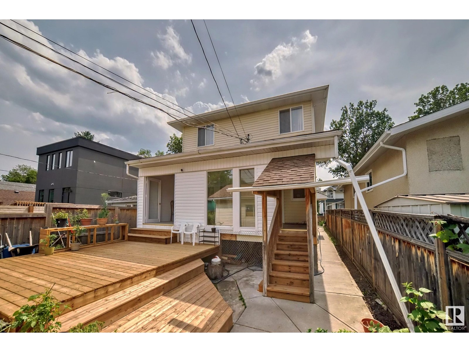 9646 73 AV NW, Edmonton