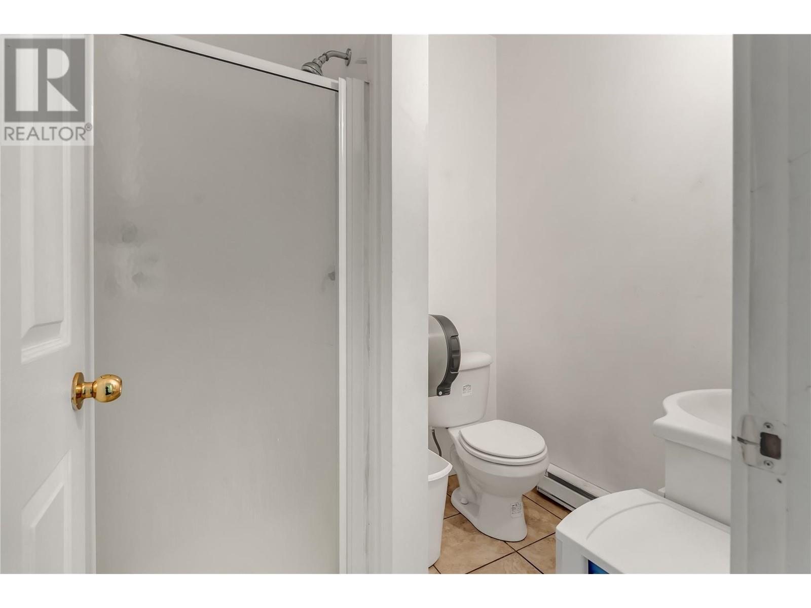  18300 McDougald Road, Summerland