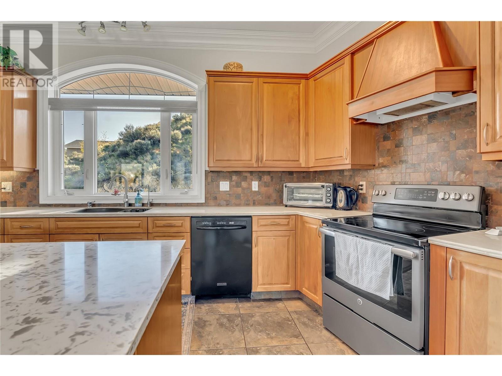 18300 McDougald Road, Summerland