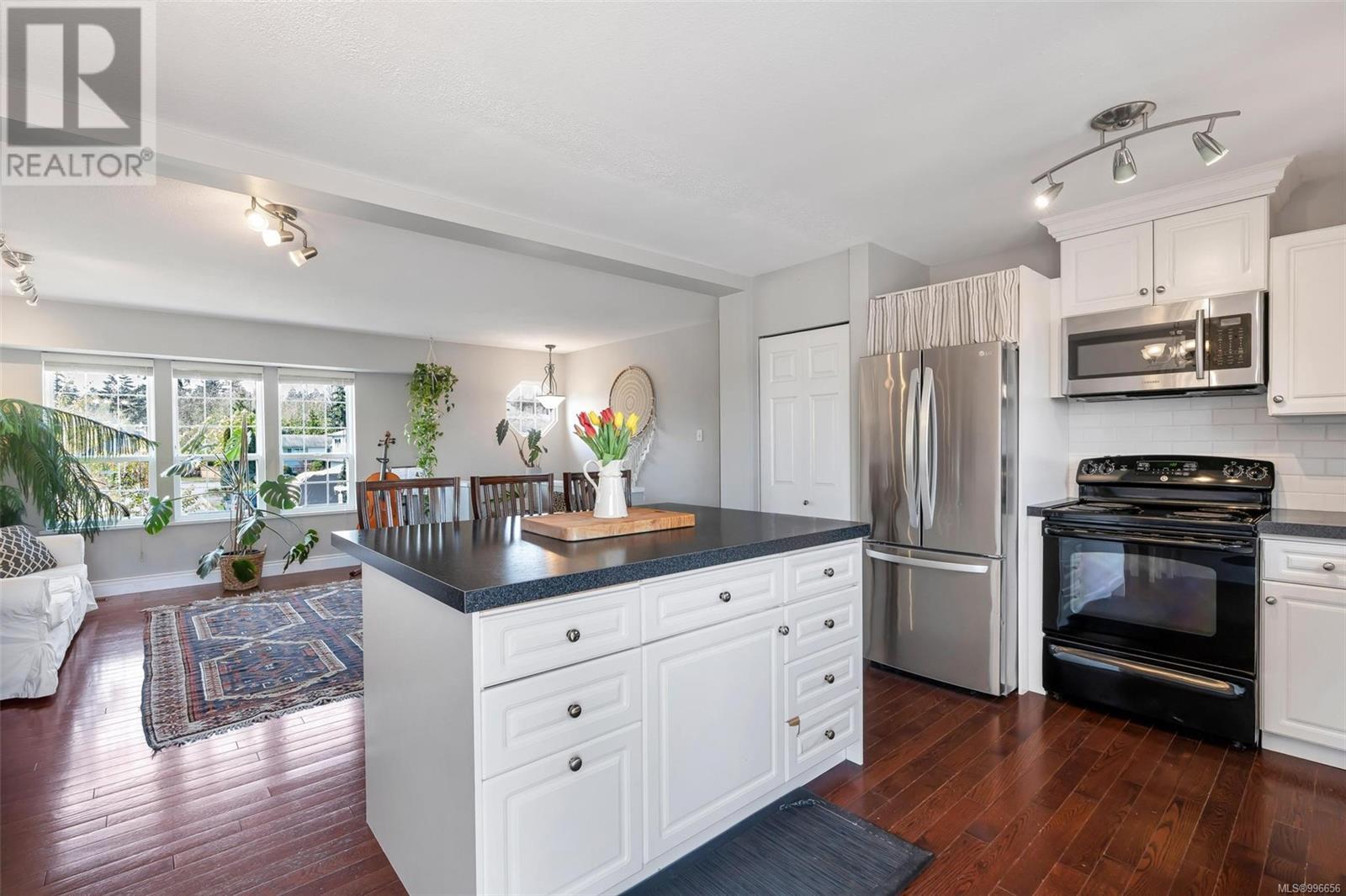 5255 Cormorant Pl, Duncan
