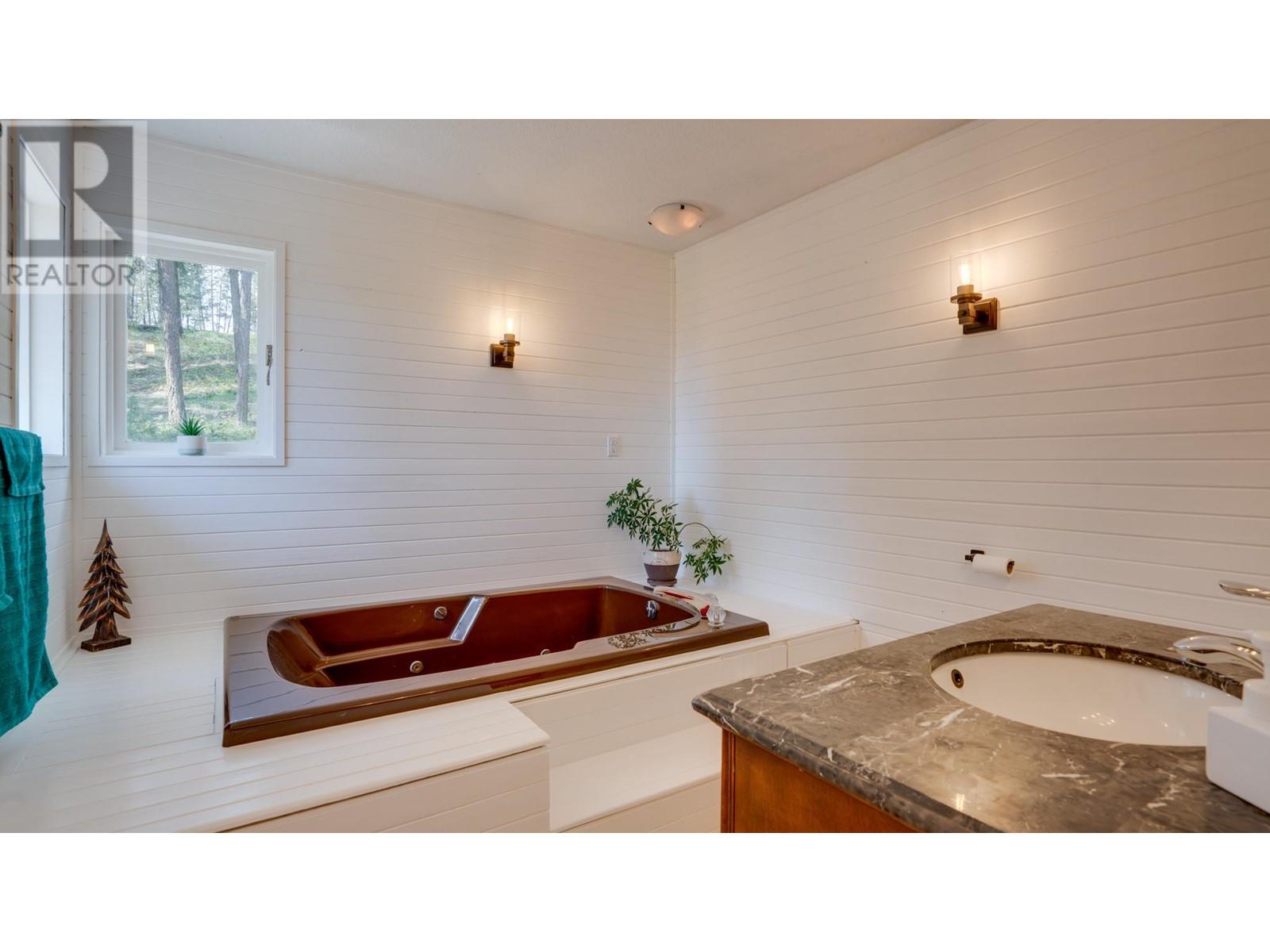  4851 Lansdowne Road, Spallumcheen