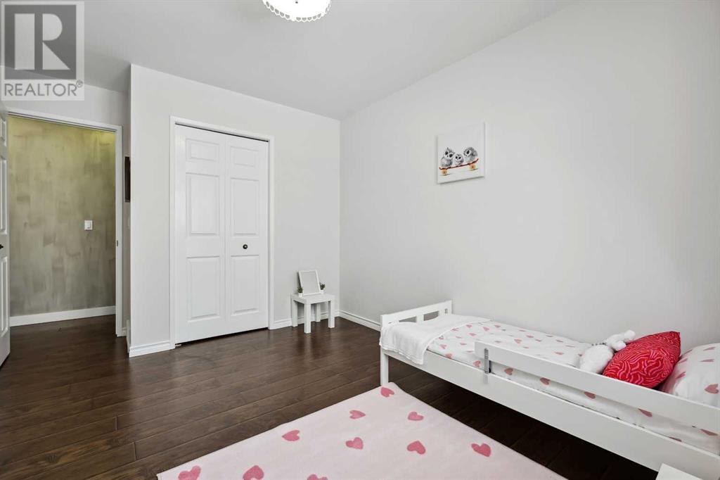 Single Family House Bungalow for Sale in  Palliser Drive SW Oakridge Calgary 