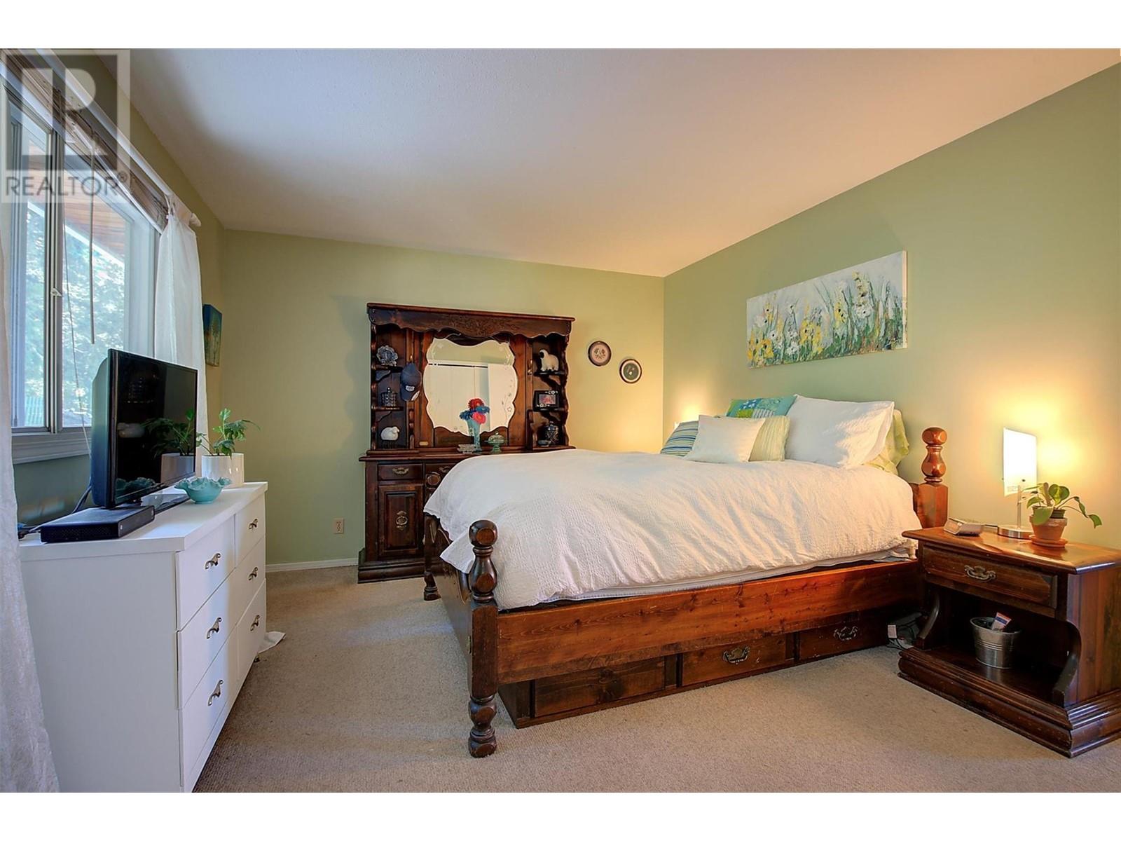  1363 Ponderosa Road, West Kelowna