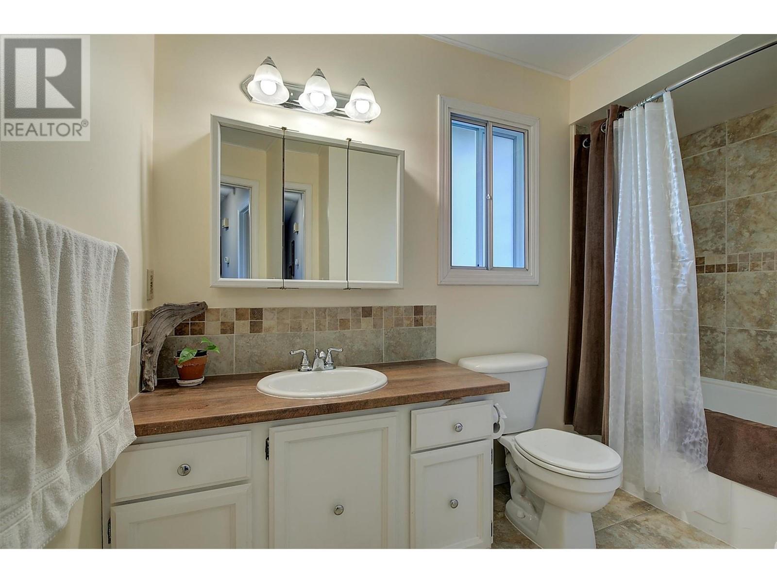  1363 Ponderosa Road, West Kelowna