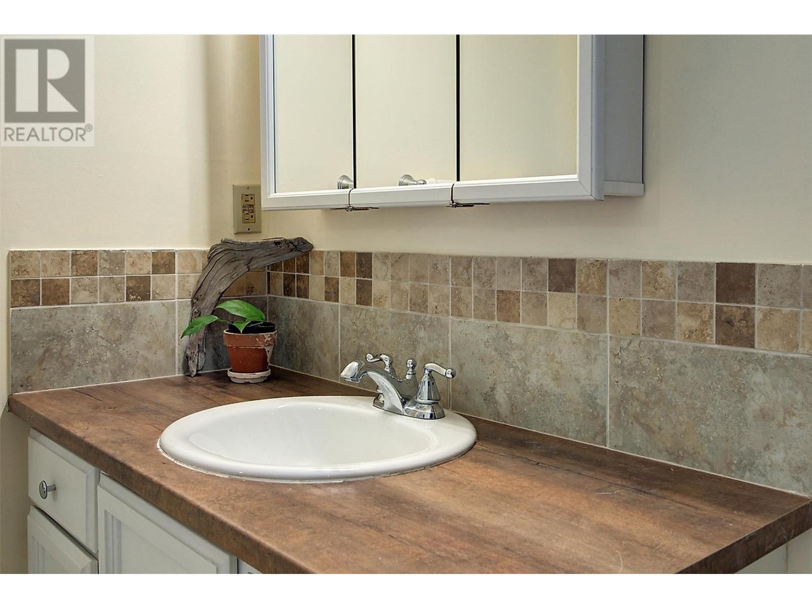  1363 Ponderosa Road, West Kelowna