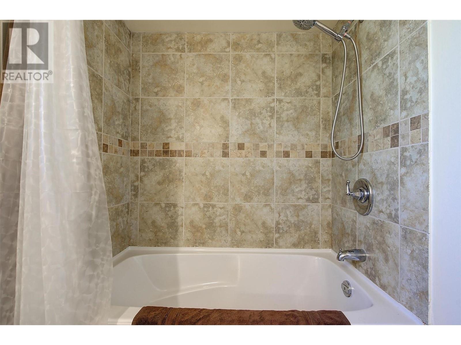  1363 Ponderosa Road, West Kelowna