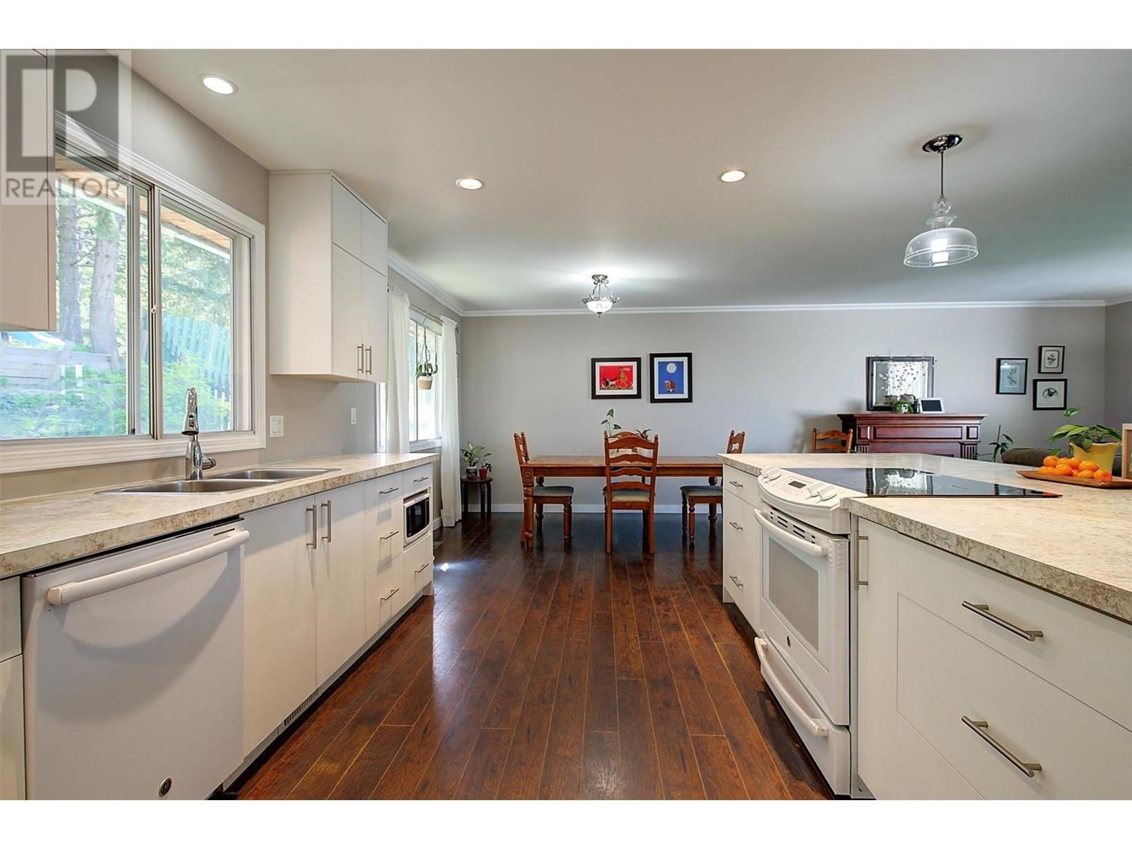  1363 Ponderosa Road, West Kelowna