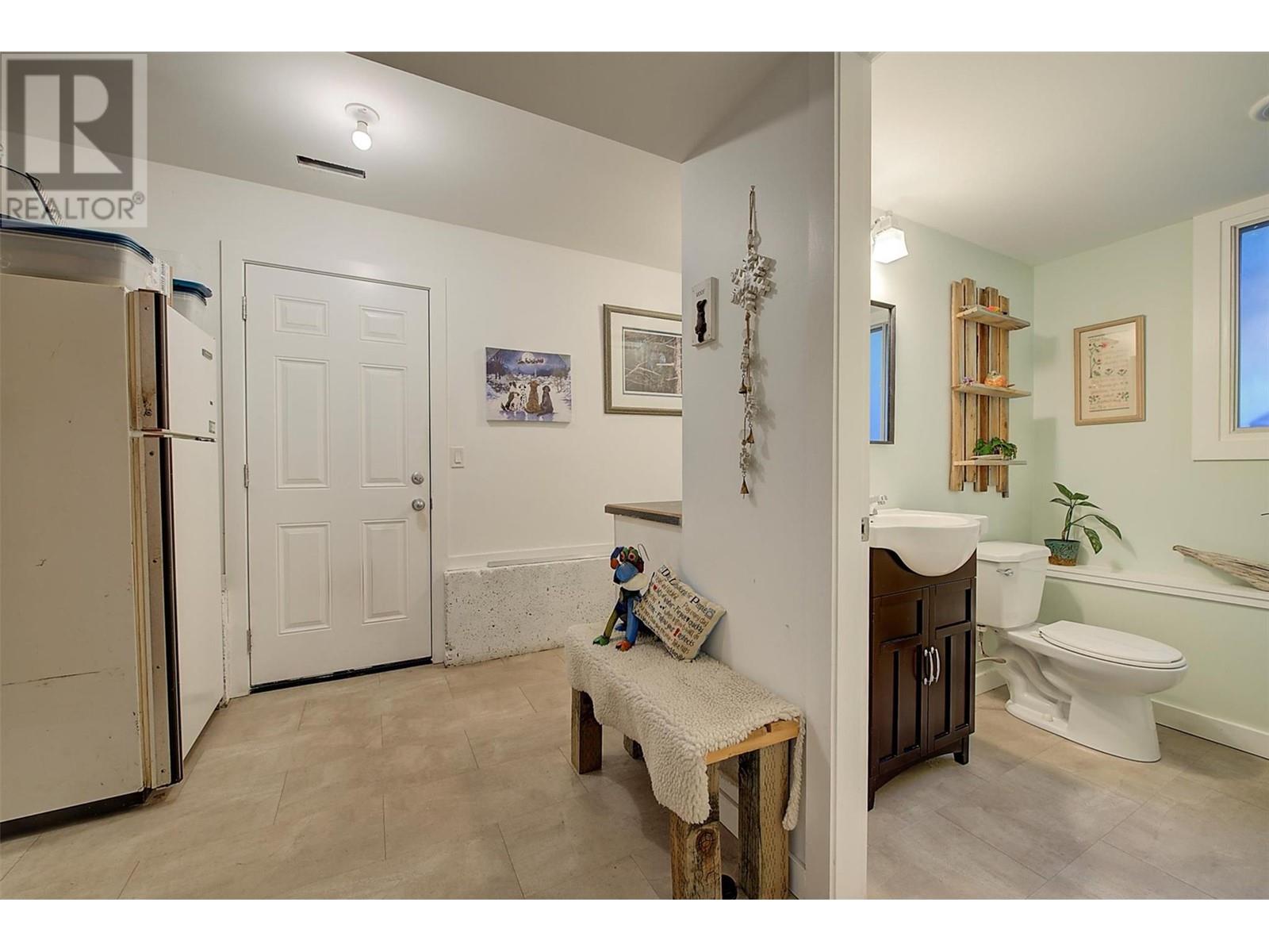  1363 Ponderosa Road, West Kelowna
