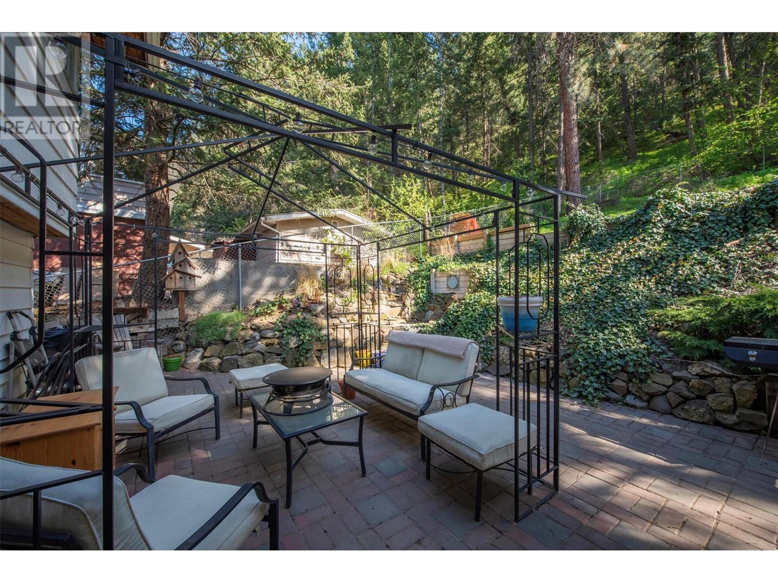  1363 Ponderosa Road, West Kelowna