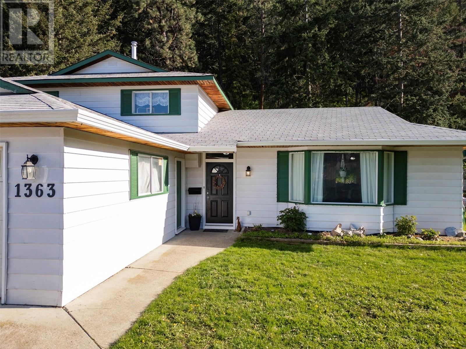  1363 Ponderosa Road, West Kelowna
