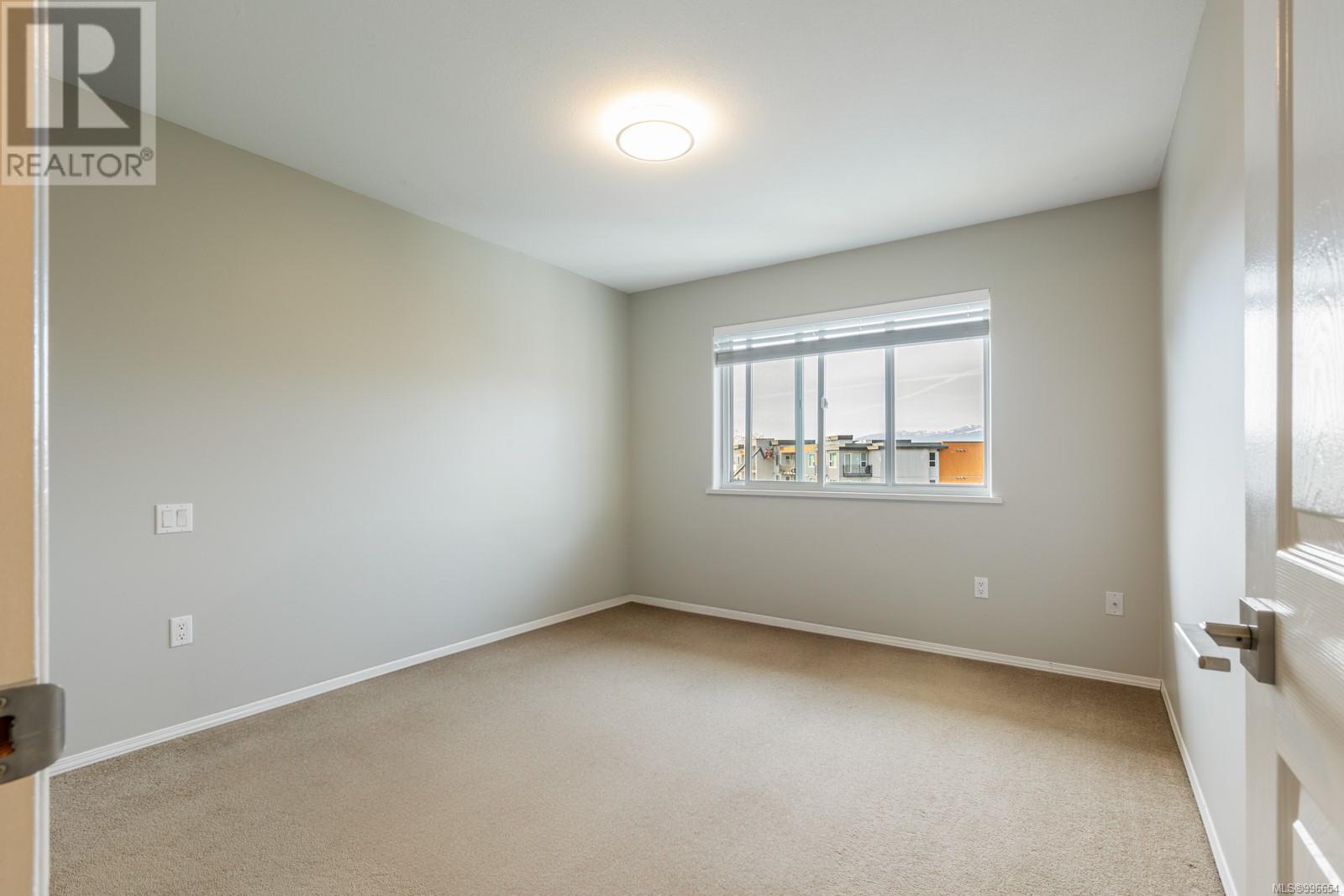 304 840 Braidwood Rd, Courtenay