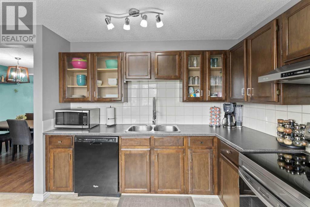 Single Family House for Sale in  Erin Mount Place SE Erin Woods Calgary 