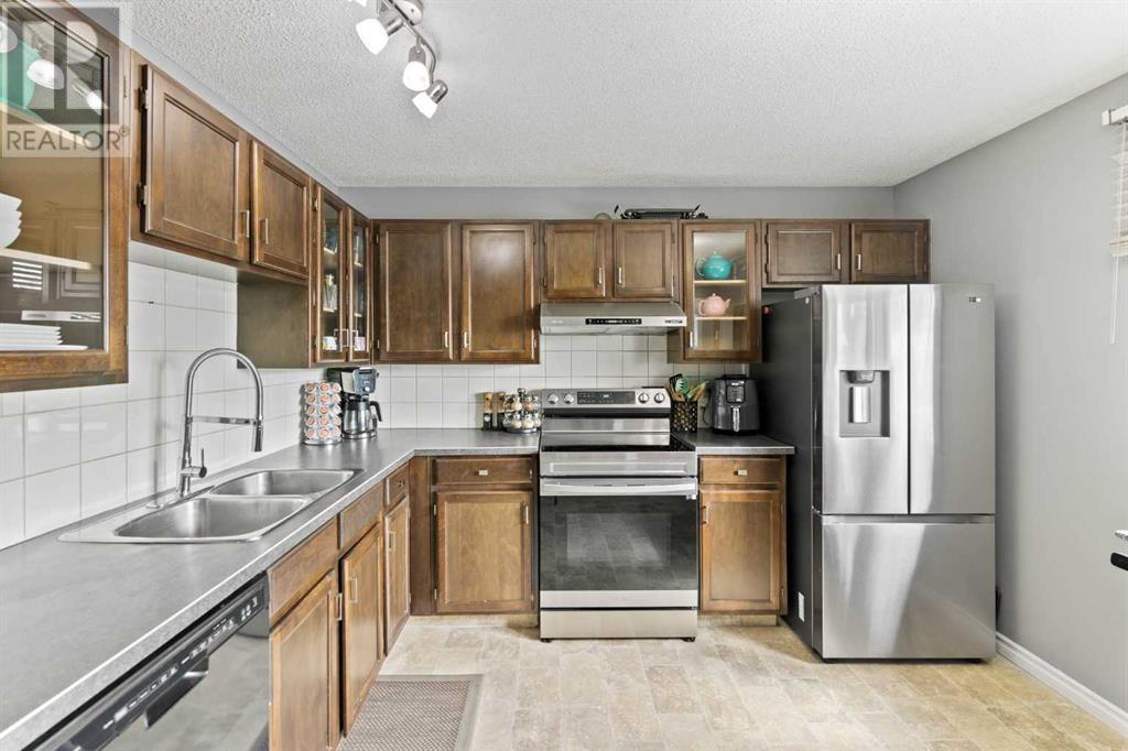 Single Family House for Sale in  Erin Mount Place SE Erin Woods Calgary 