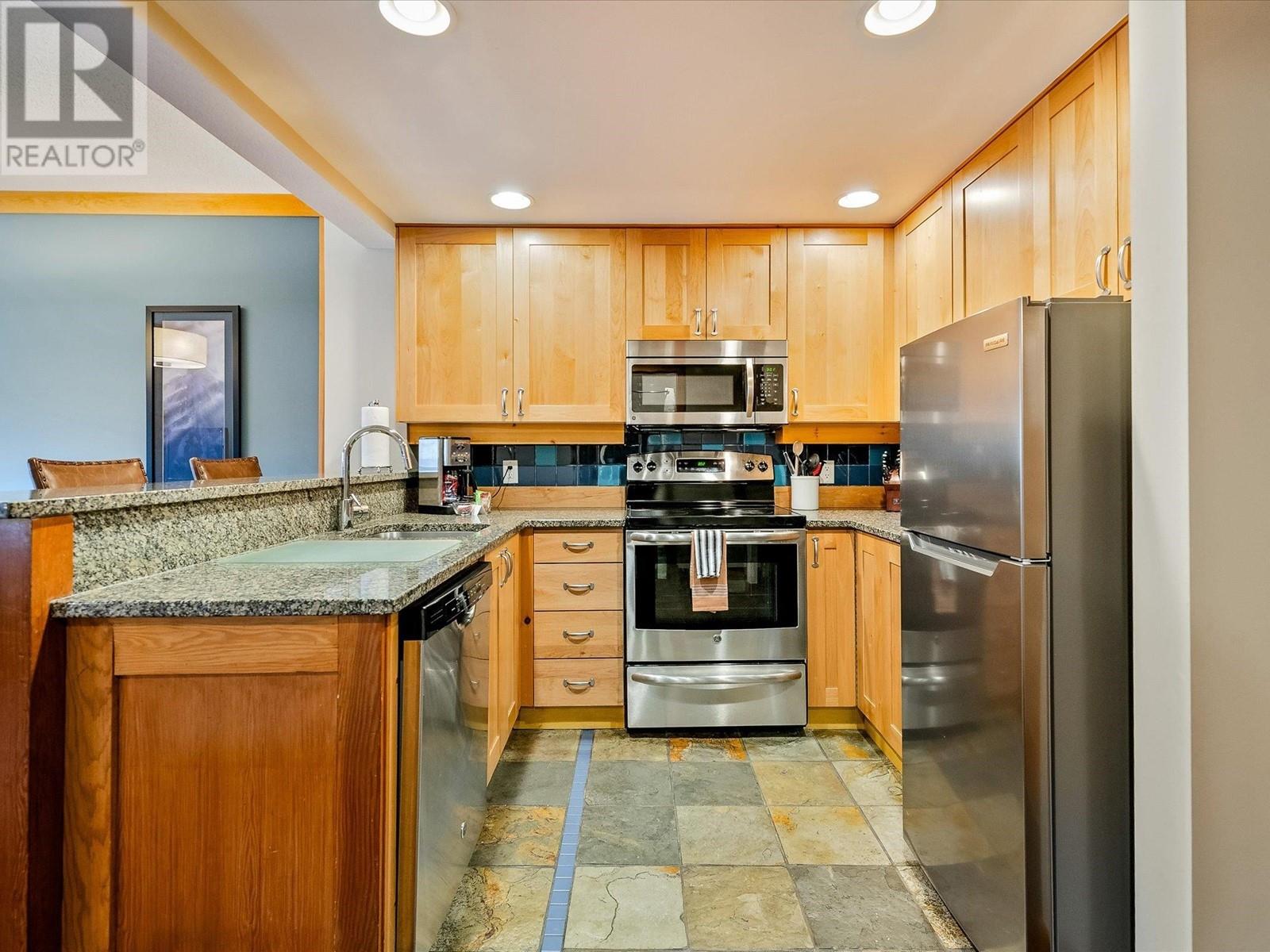 210A 2036 LONDON LANE, Whistler