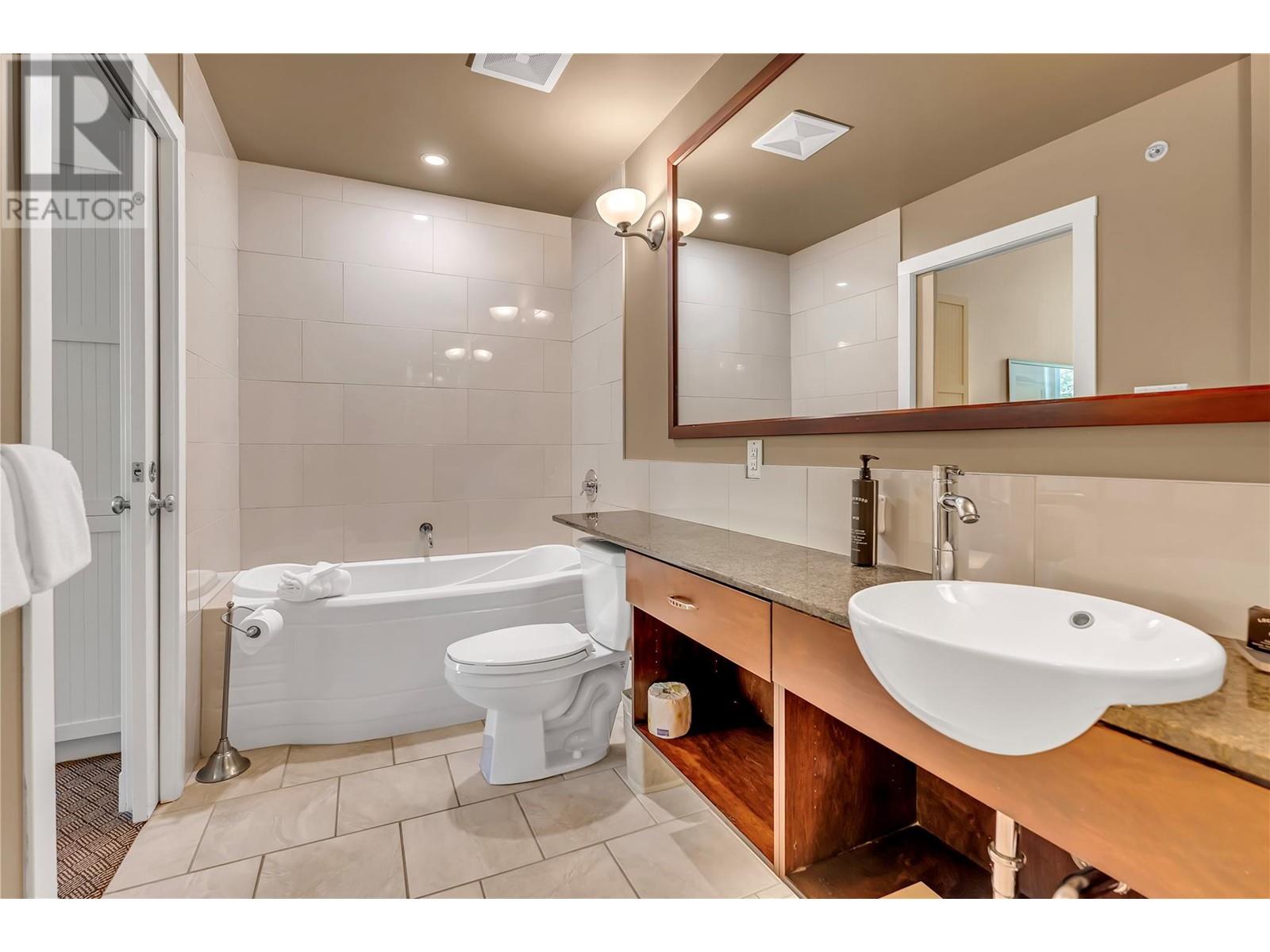 13011 Lakeshore Drive S Unit# 362, Summerland