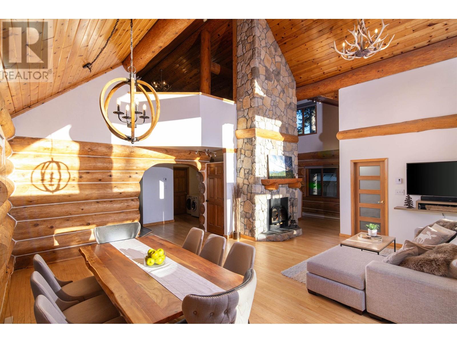 6252 BISHOP WAY, Whistler