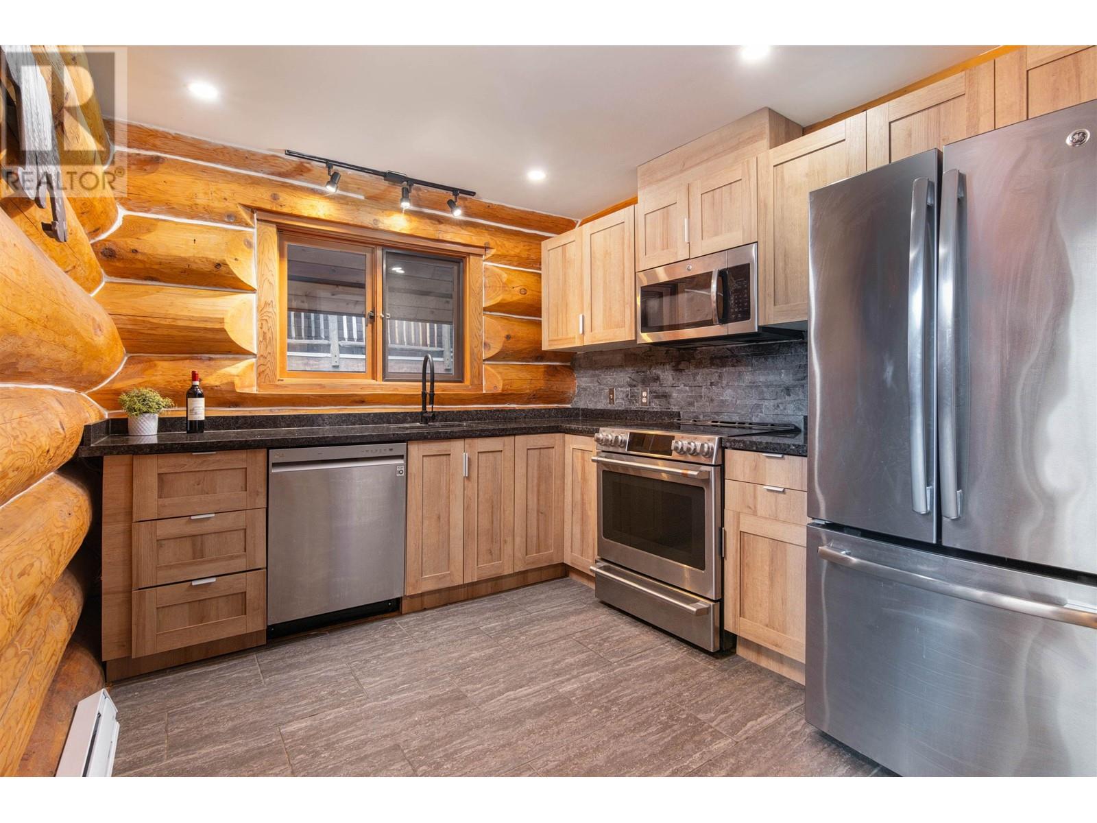 6252 BISHOP WAY, Whistler