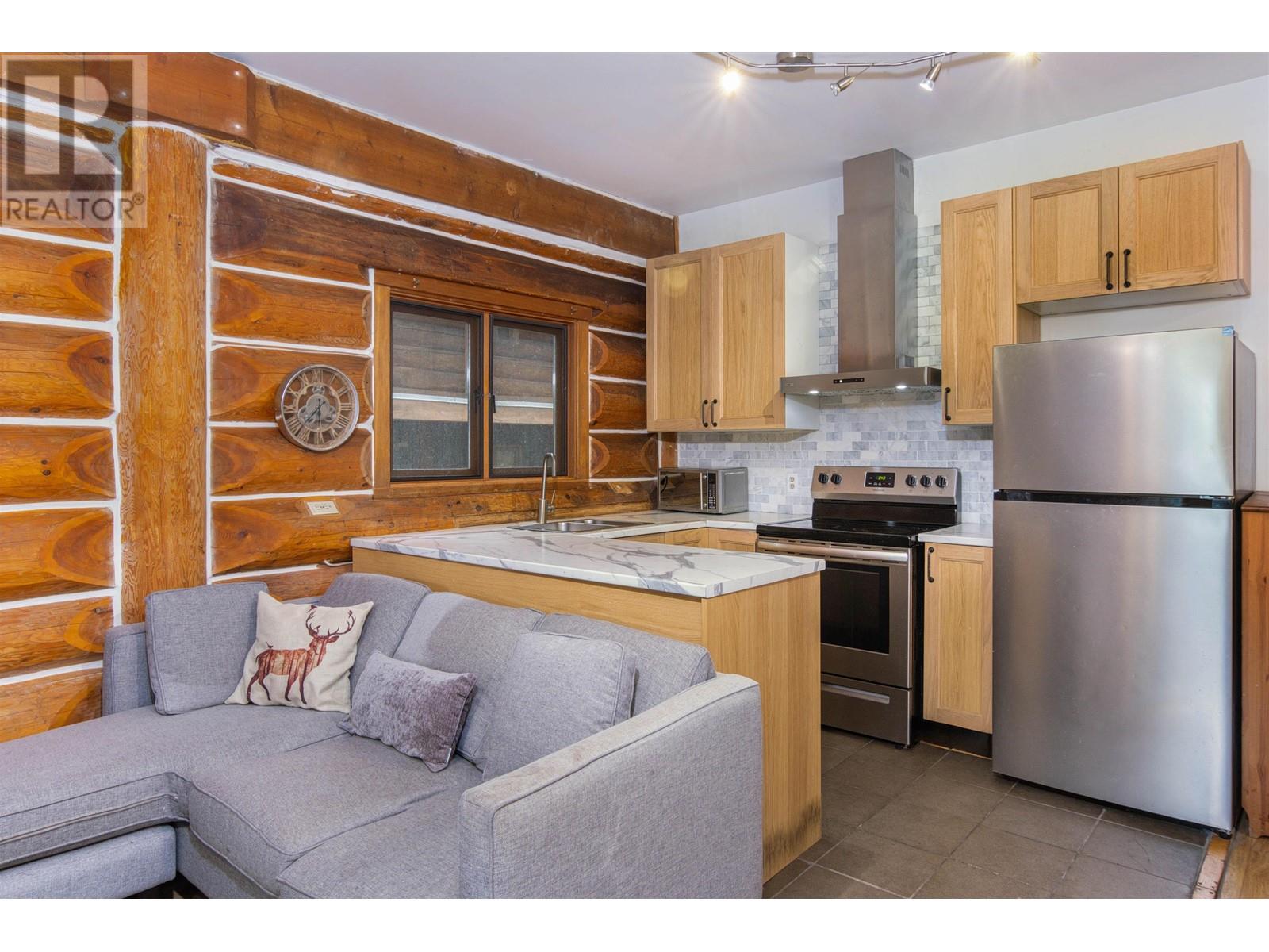 6252 BISHOP WAY, Whistler