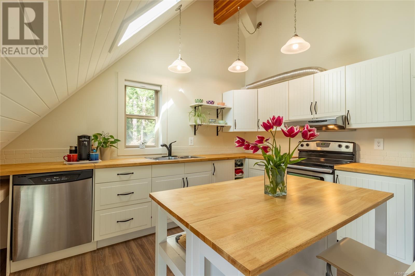  4810 Cannon Crescent, Pender Island