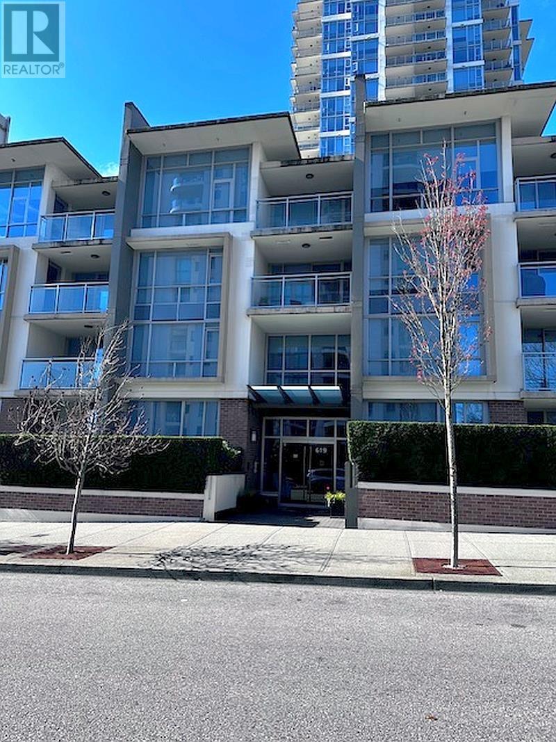 TH205 619 FIFTH AVENUE, New Westminster