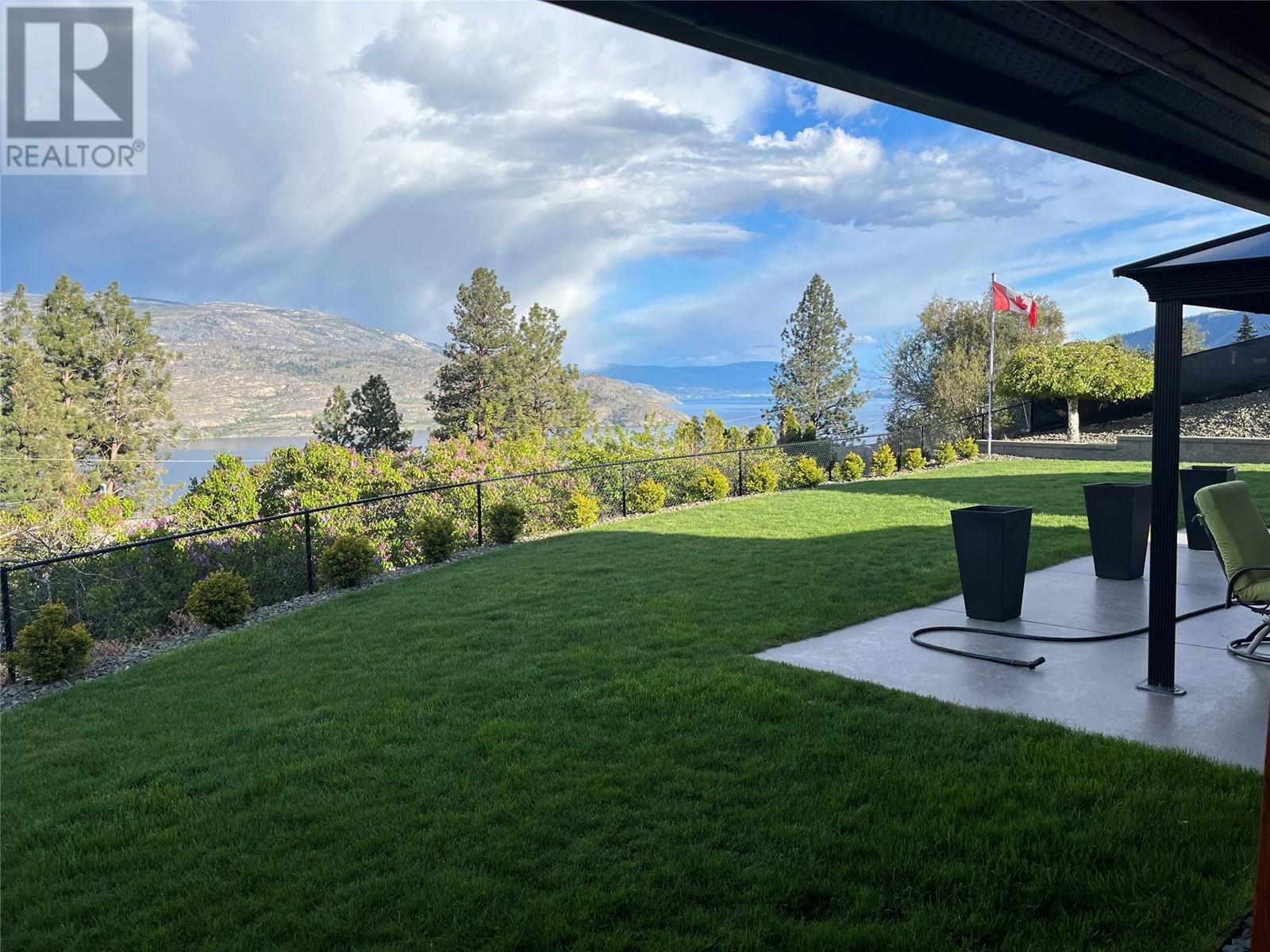 6207 Whinton Crescent, Peachland