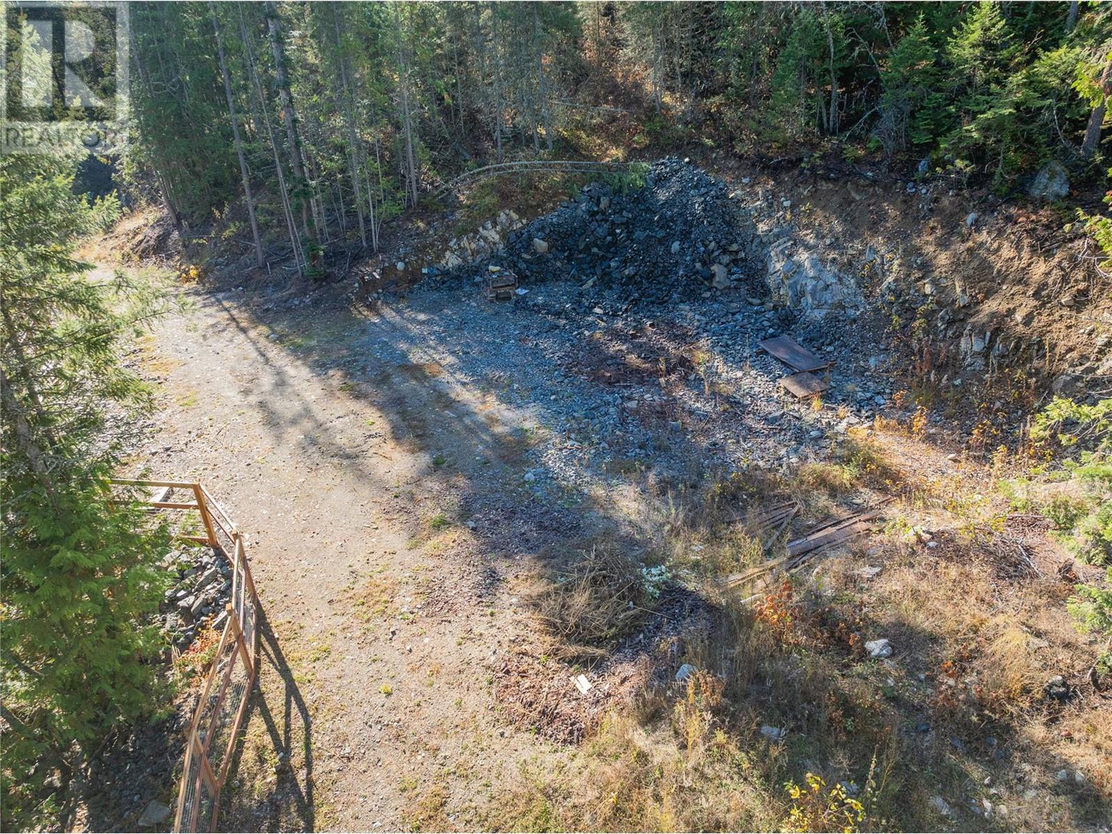 635 Highway 22 Highway, Rossland