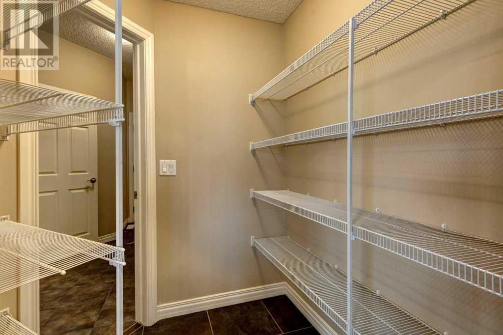 Single Family House for Sale in  Everoak Circle SW Evergreen Calgary 