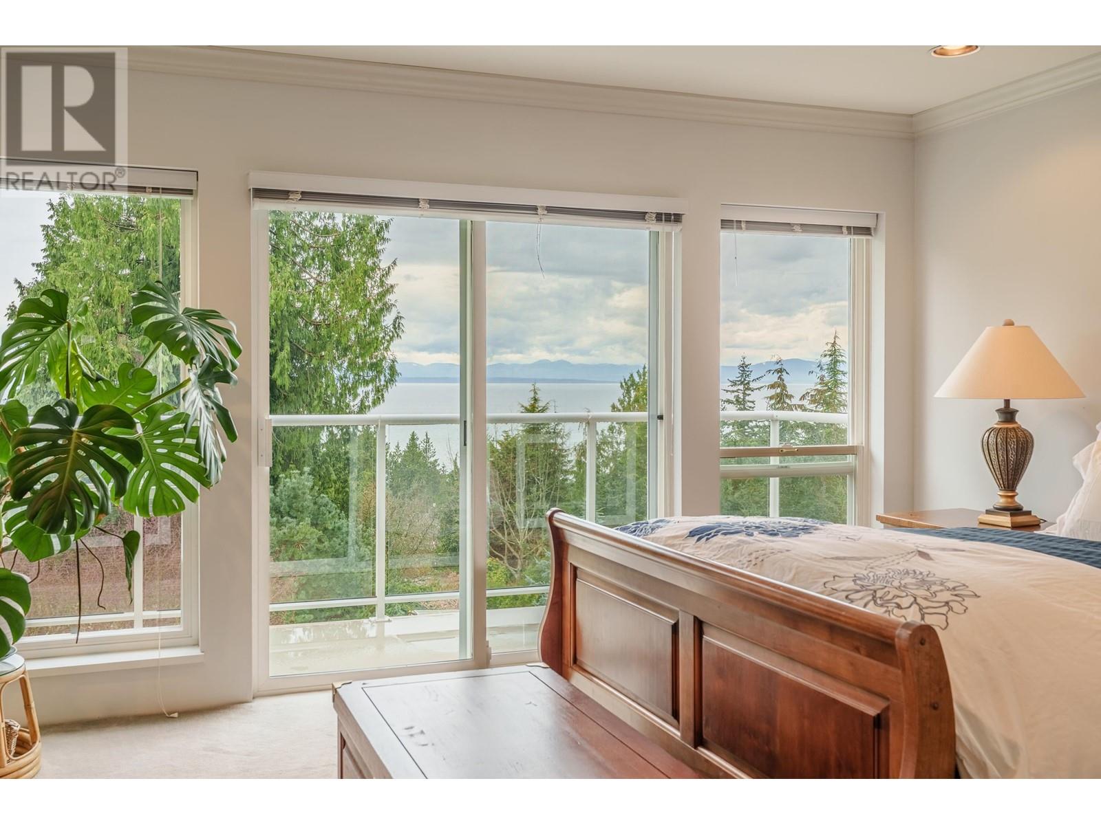 1501 VERNON DRIVE, Gibsons