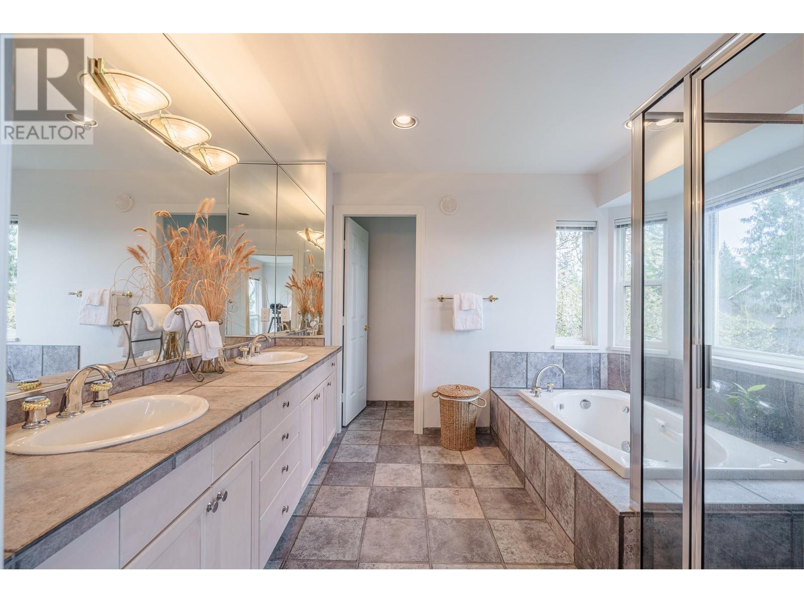 1501 VERNON DRIVE, Gibsons