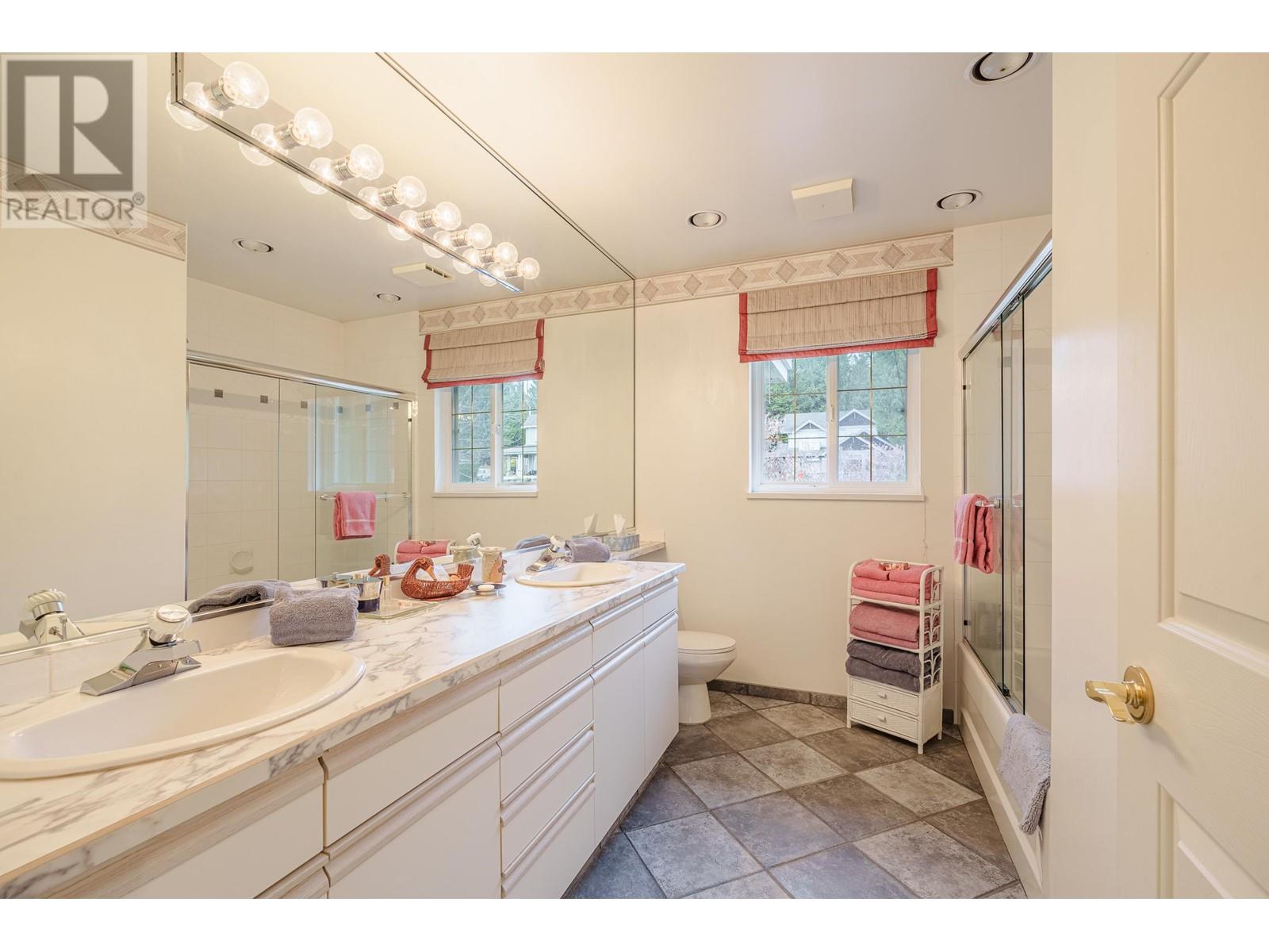 1501 VERNON DRIVE, Gibsons