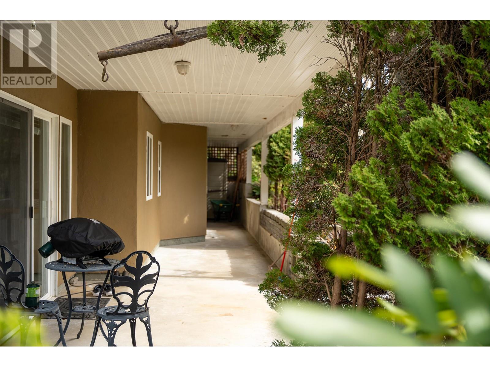 1501 VERNON DRIVE, Gibsons