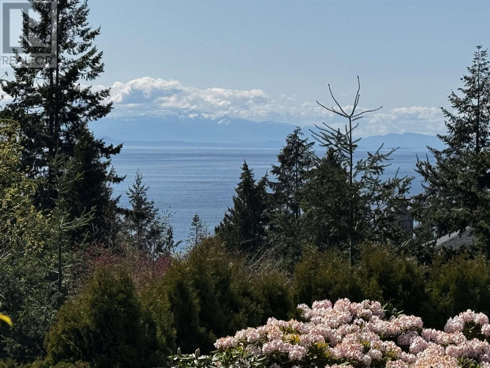 1501 VERNON DRIVE, Gibsons