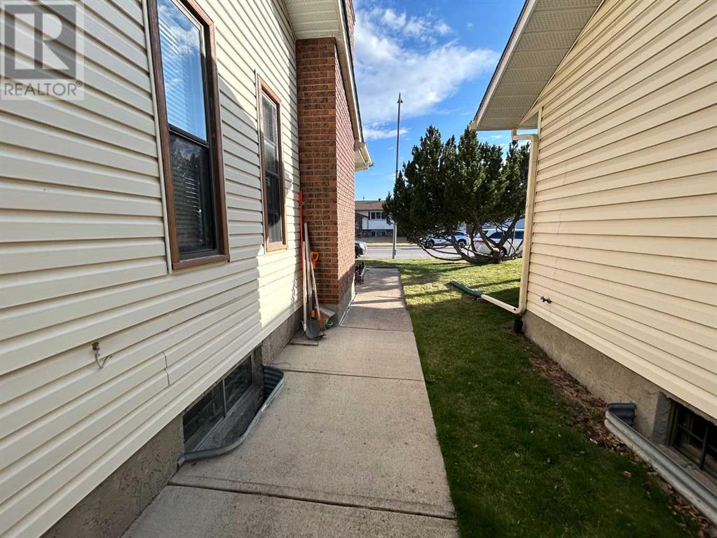 Single Family House Bungalow for Sale in  Whiteridge Road NE Whitehorn Calgary 
