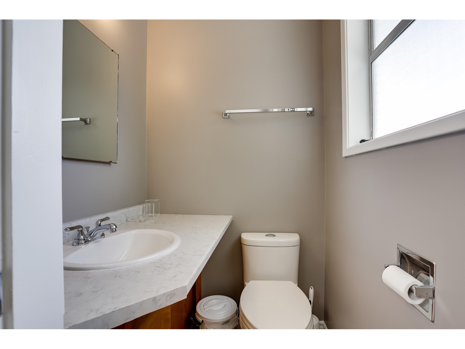 15568 THRIFT AVENUE, White Rock