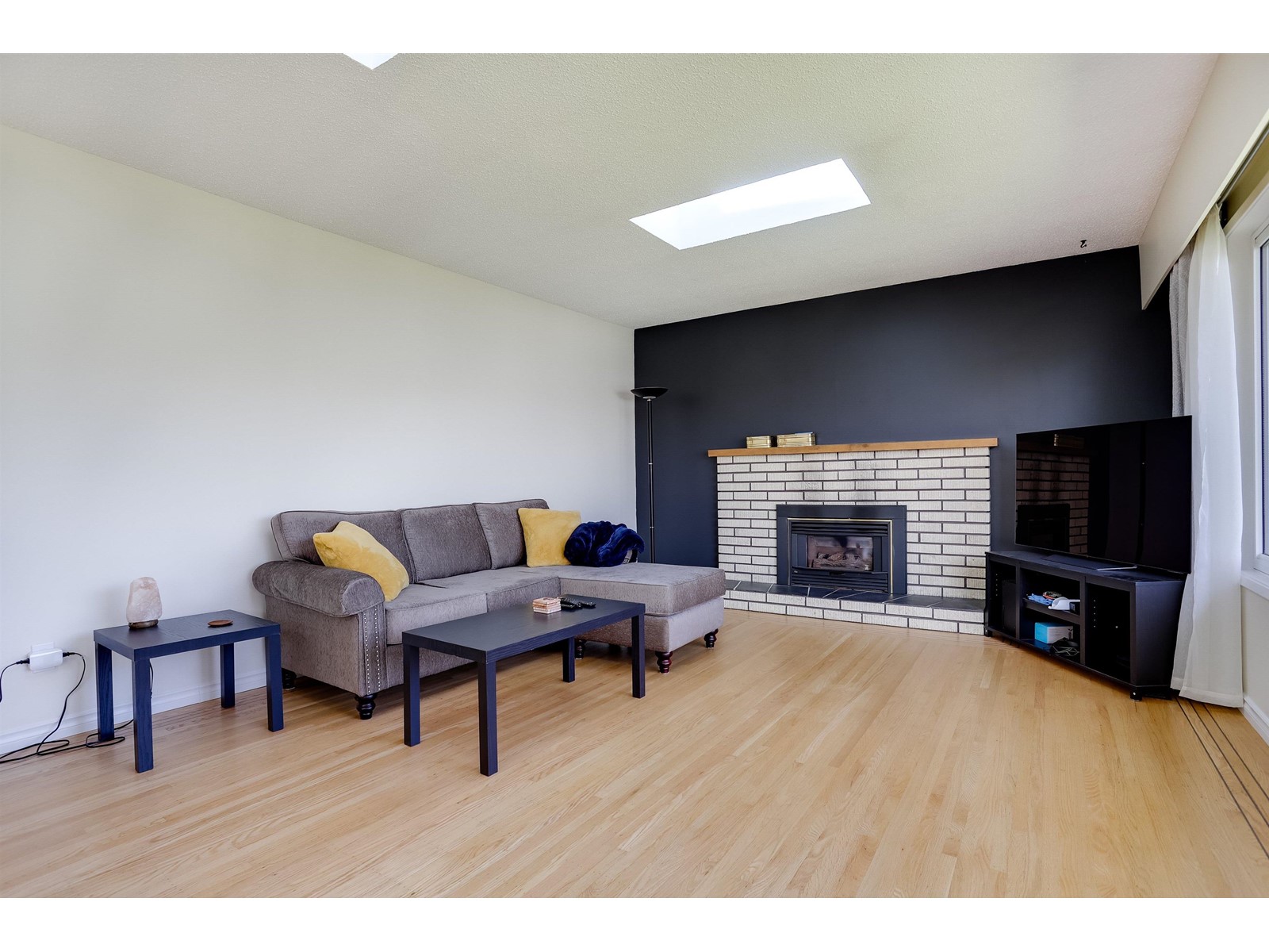 15568 THRIFT AVENUE, White Rock