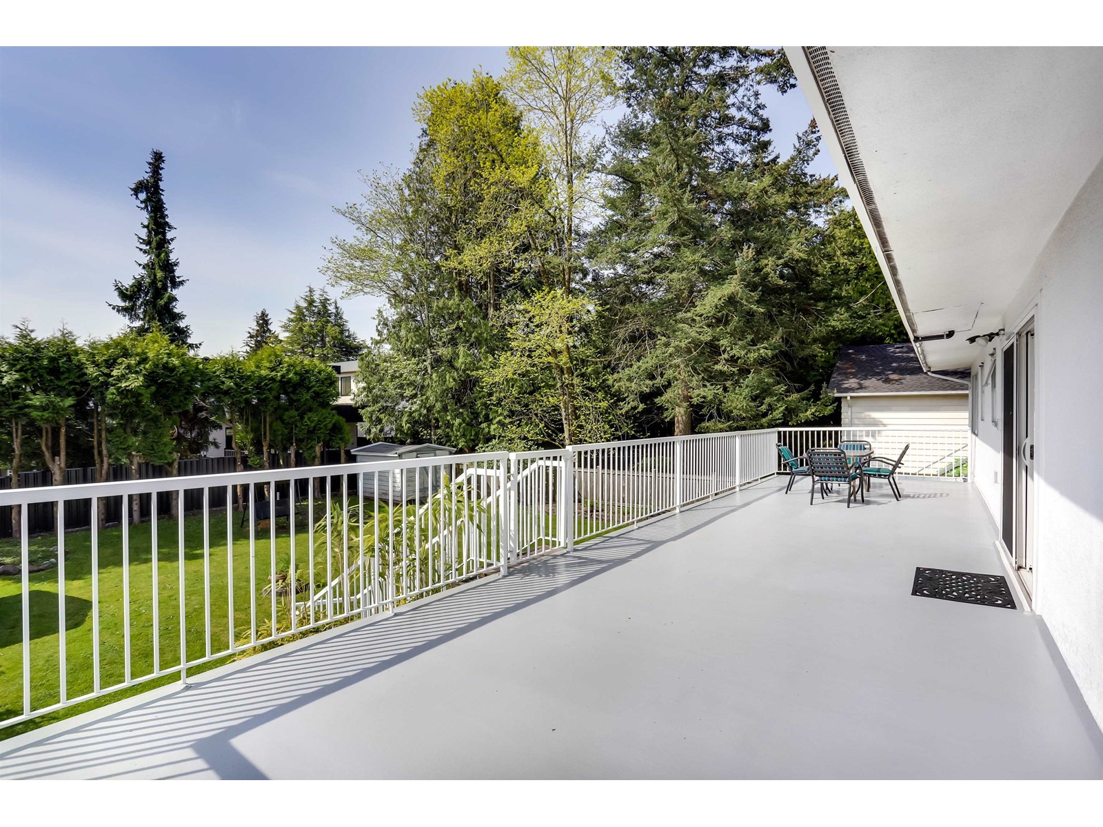 15568 THRIFT AVENUE, White Rock