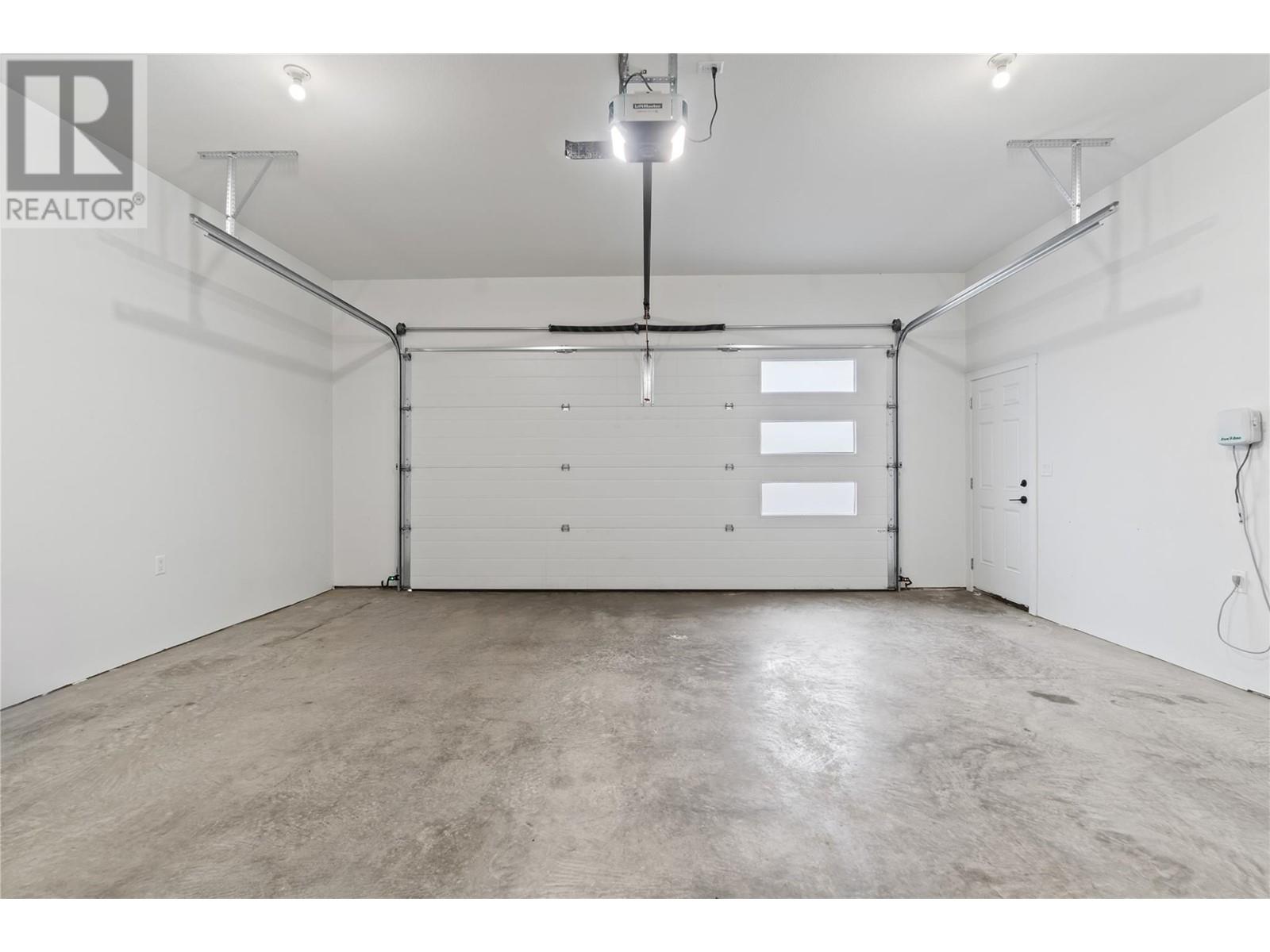 7 1840 10 Street Southwest, Salmon Arm