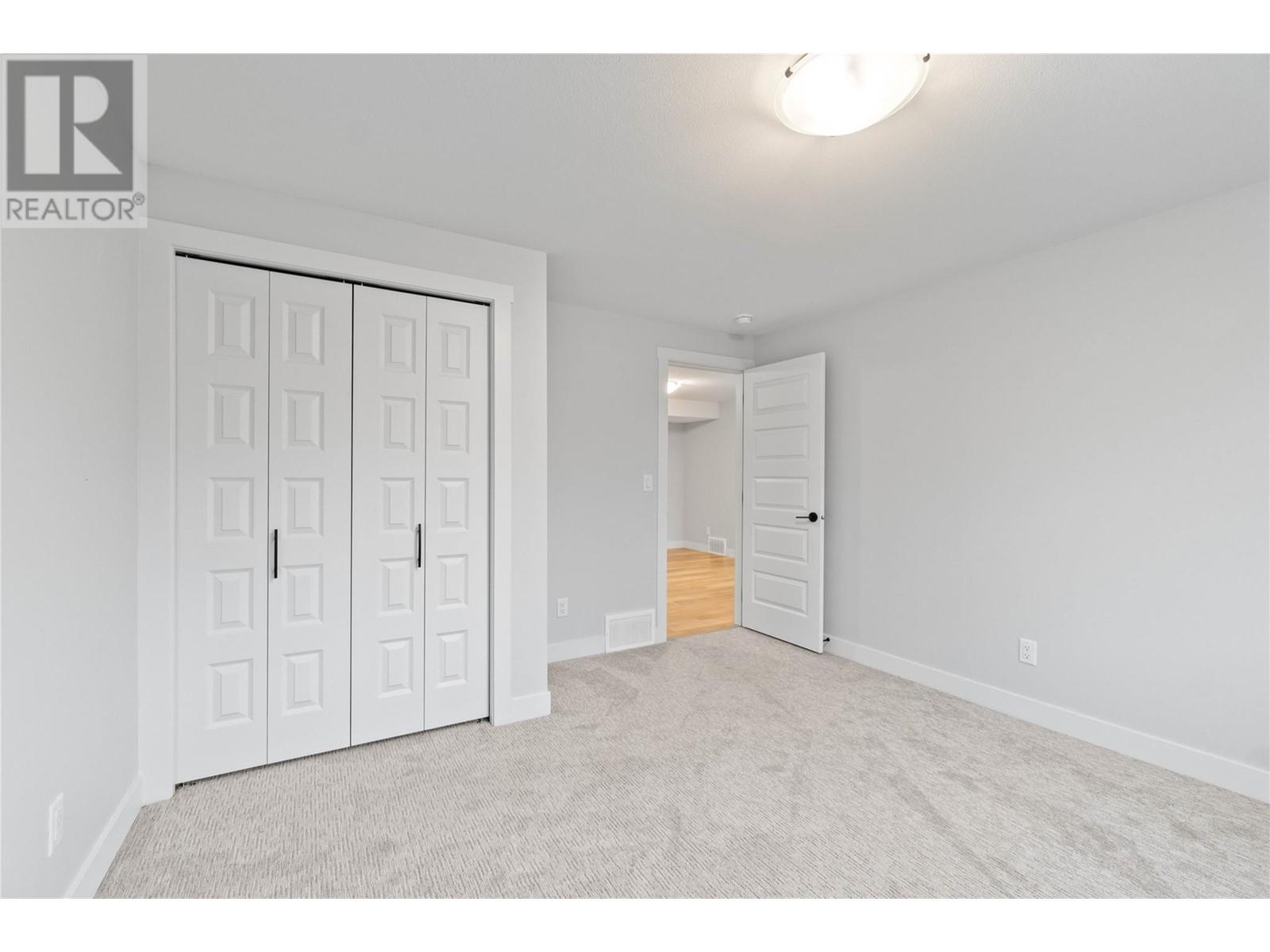 7 1840 10 Street Southwest, Salmon Arm