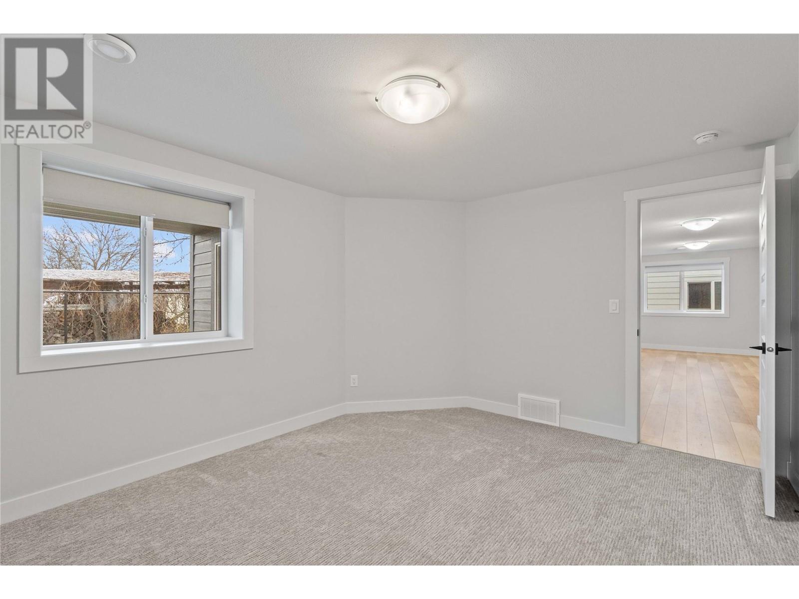7 1840 10 Street Southwest, Salmon Arm