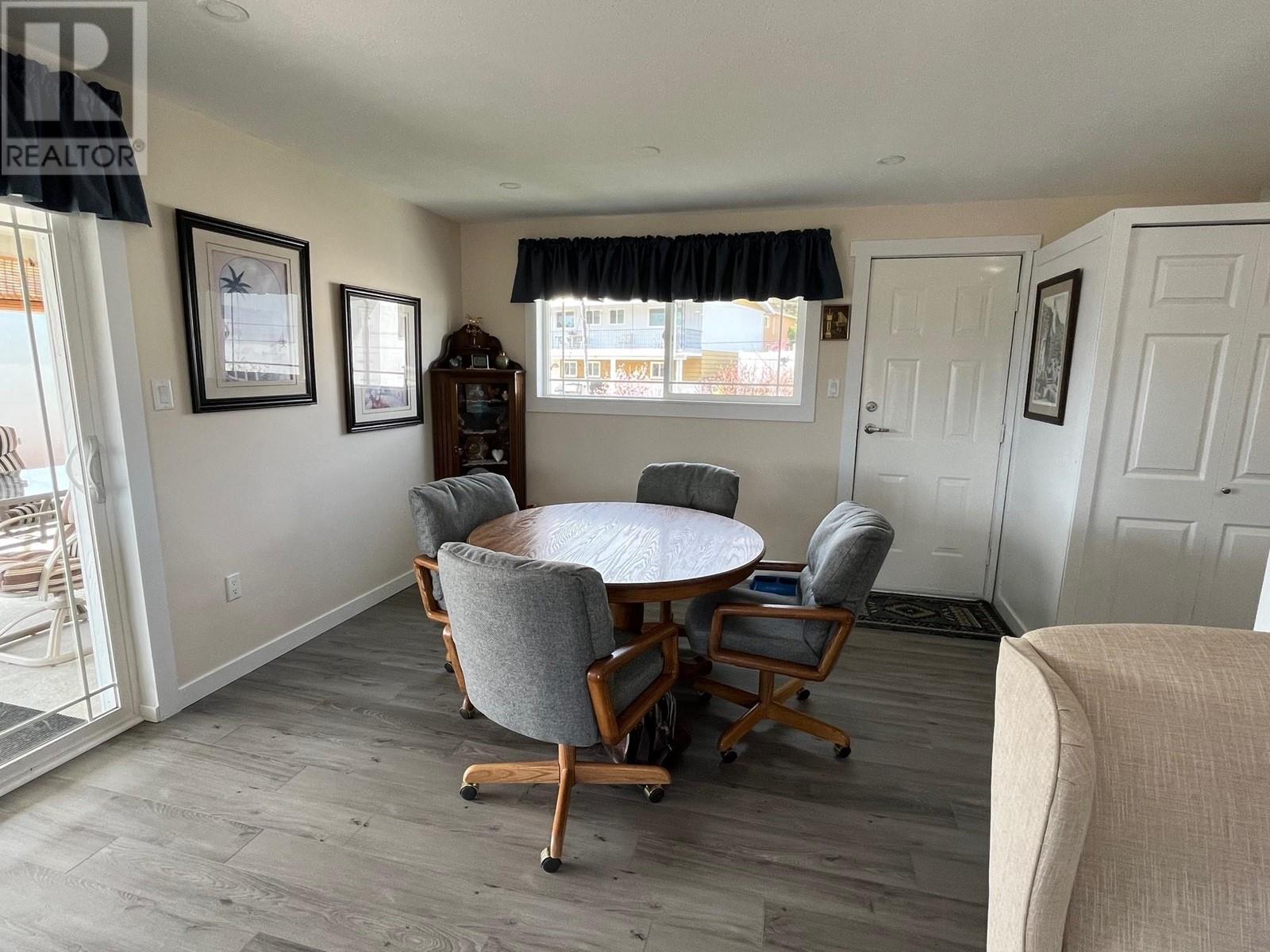 918 Panorama Crescent, Oliver