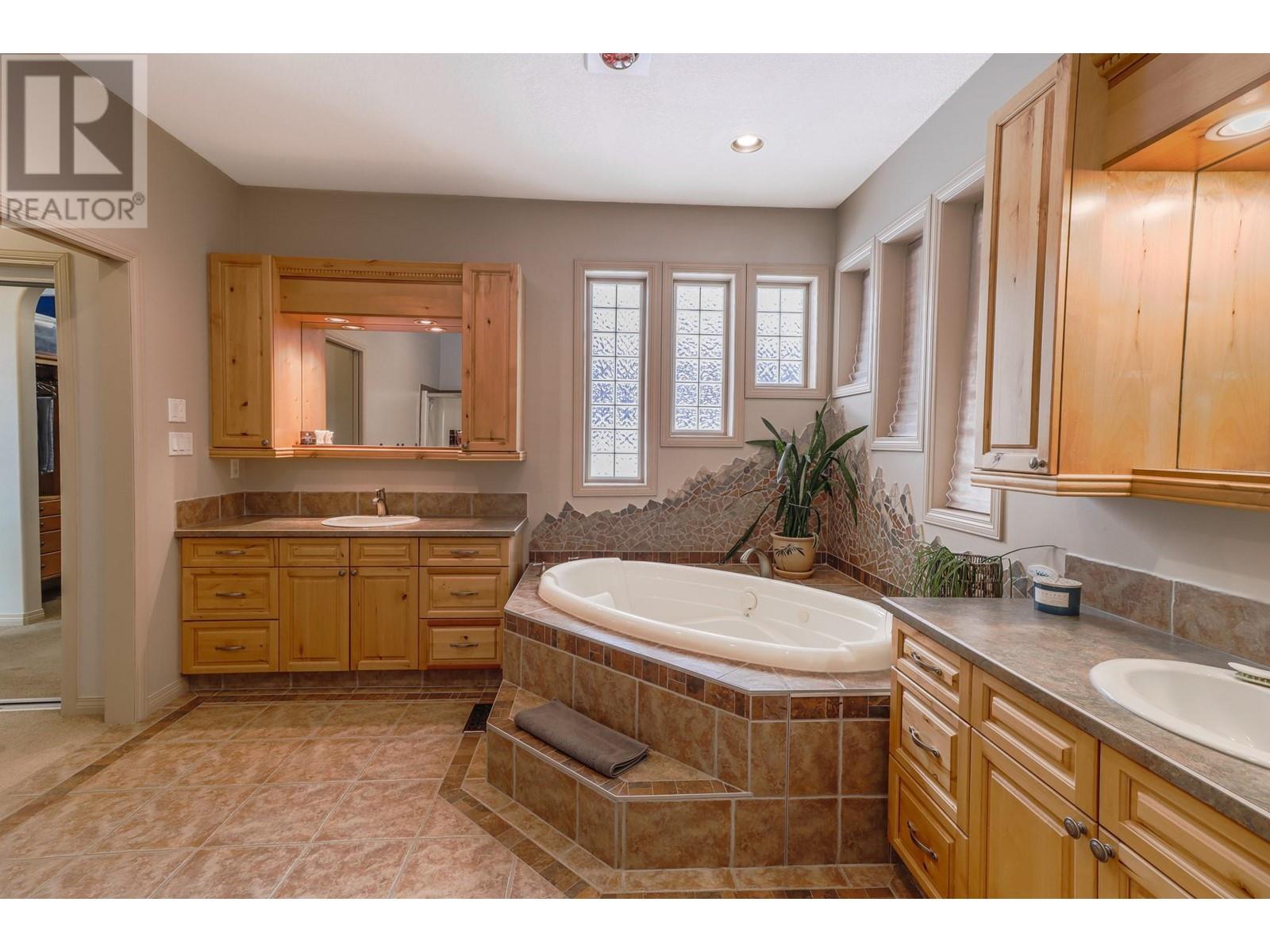 2953 WESTVIEW Road, Cranbrook